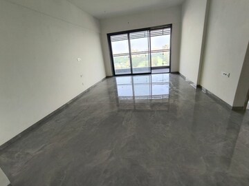 Room in 4 BHK Apartment at Dheeraj Views, Chembur – for Sale