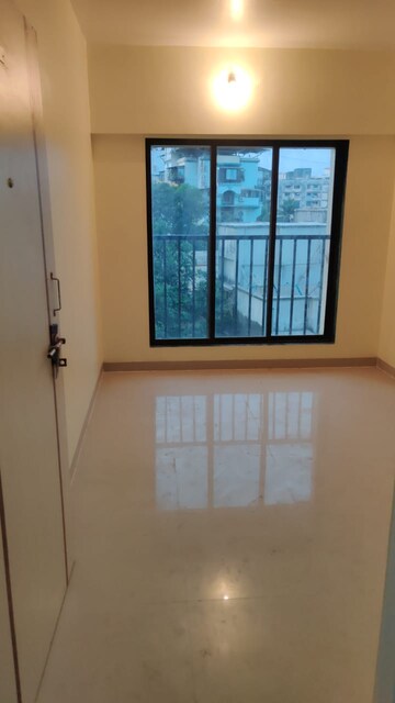 Room in 1.5 BHK Apartment at Runwal Garden City, Balkum Pada – for Sale