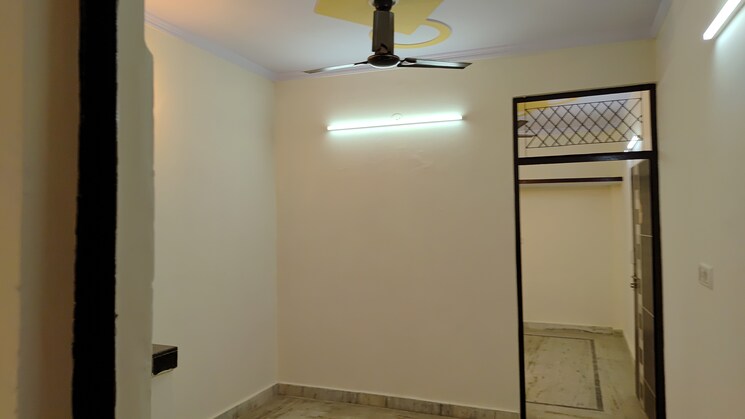 Room, mohan garden 3 Bedroom 33 Sq.Yd. Independent House In Mohan Garden Delhi 8184719