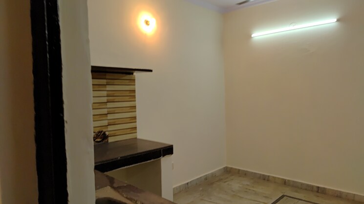 Room, mohan garden 3 Bedroom 33 Sq.Yd. Independent House In Mohan Garden Delhi 8184719