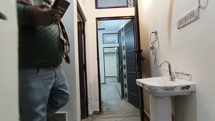 Bathroom, mohan garden 3 Bedroom 33 Sq.Yd. Independent House In Mohan Garden Delhi 8184719