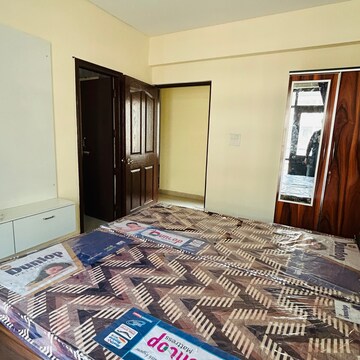 Room in 2 BHK Apartment at TDI City Kingsbury, Sector 61 – for Rent