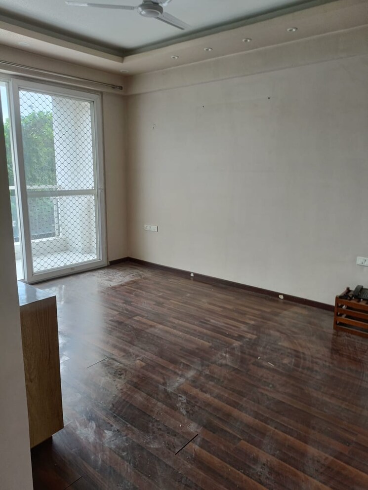 Room, gomti nagar 3.5 Bedroom 3200 Sq.Ft. Apartment In Gomti Nagar Lucknow 8184742