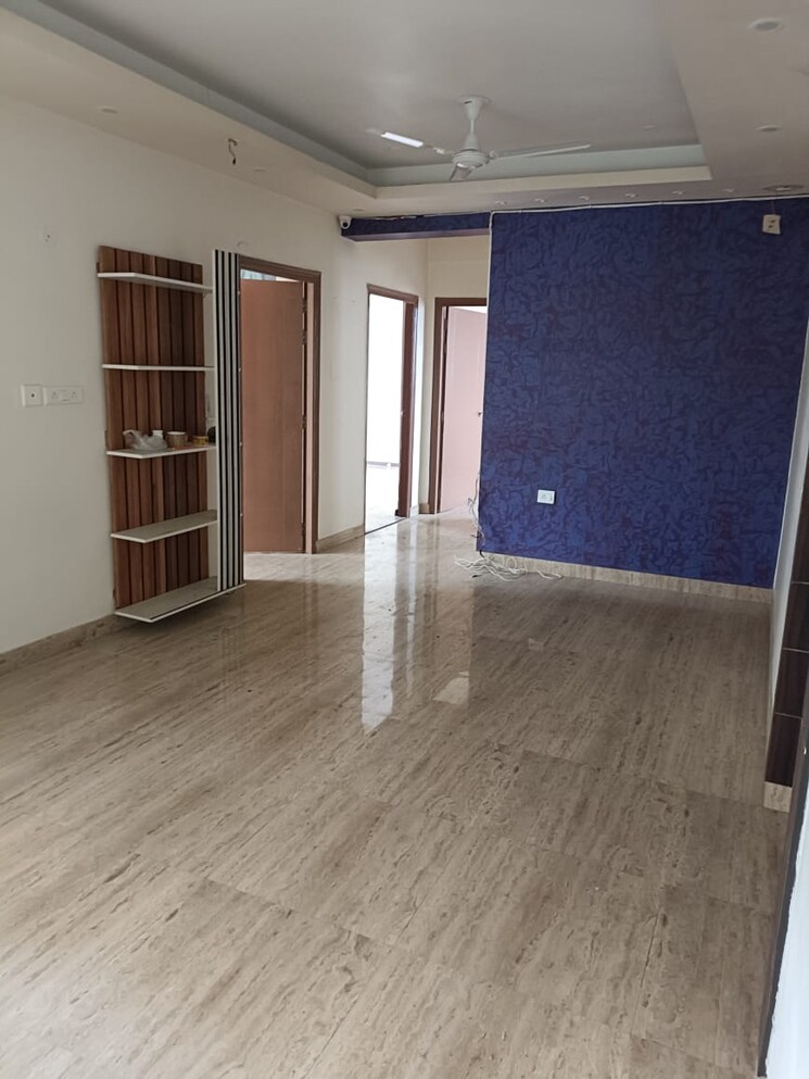 Room, gomti nagar 3.5 Bedroom 3200 Sq.Ft. Apartment In Gomti Nagar Lucknow 8184742