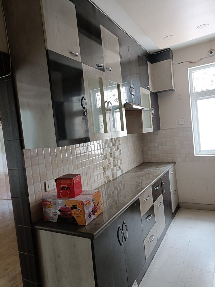 Kitchen, gomti nagar 3.5 Bedroom 3200 Sq.Ft. Apartment In Gomti Nagar Lucknow 8184742