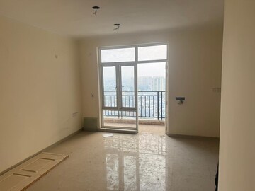 Room in 3 BHK Apartment at Omaxe Residency II, Gomti Nagar – for Rent