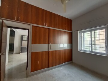 Room in 2 BHK Apartment at Madhapur – for Rent