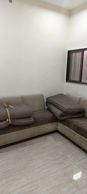 Living Room in 3 BHK Apartment at Devendra Nagar – for Rent