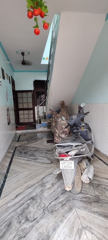 Parking in 2 BHK Independent House at Jankipuram Extension – for Rent