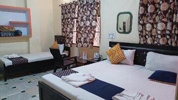 2 BHK Builder Floor For Rent in DLF Vibhuti Khand, Gomti Nagar