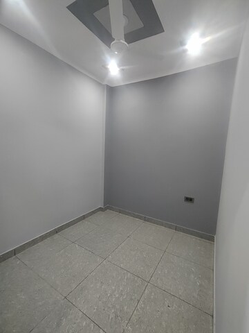 Room in 1 BHK Builder Floor at Dwarka Mor – for Rent