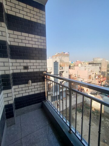 Balcony in 1 BHK Builder Floor at Dwarka Mor – for Rent