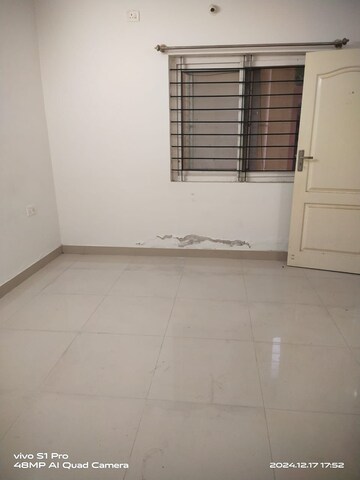 Room in 3 BHK Builder Floor at Hsr Layout – for Rent