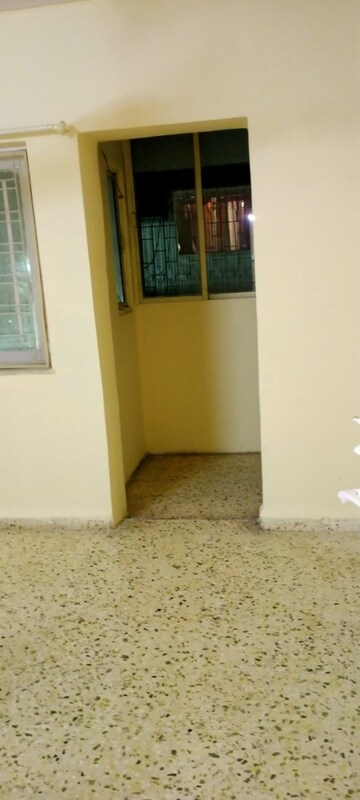 Room in 1 BHK Apartment at Takshila CHS, Andheri East – for Rent