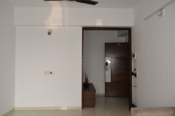 Room in 2 BHK Apartment at Paldi – for Rent