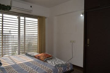 Bedroom in 2 BHK Apartment at Paldi – for Rent