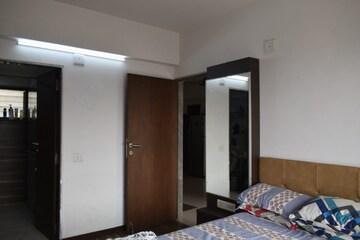 Bedroom in 2 BHK Apartment at Paldi – for Rent