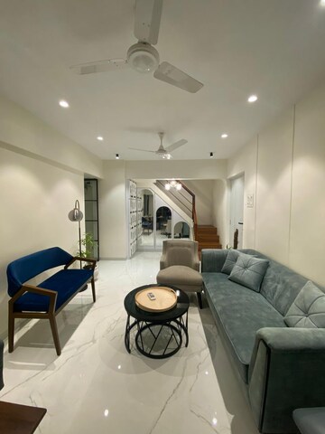 Master Bedroom in 3 BHK Apartment at Lic Colony – for Rent