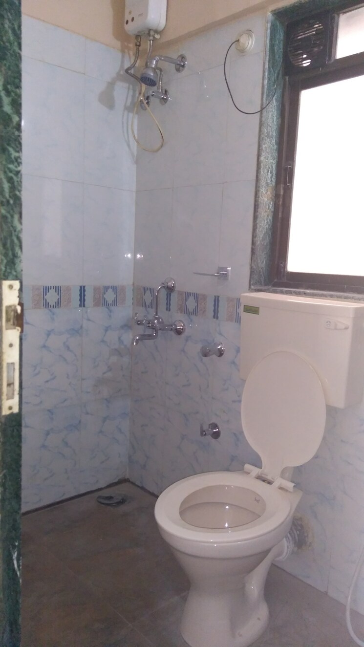 Bathroom, hubtown-akruti-orchid-park 1 Bedroom 580 Sq.Ft. Apartment In Sakinaka Mumbai 8185119
