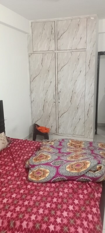 Room in 3.5 BHK Apartment at Sector 97 – for Rent