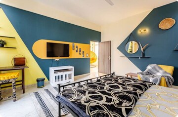Room in 5 BHK Penthouse at The Legend One, Sector 57 – for Rent