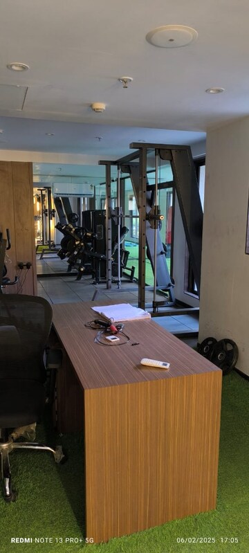 Gym in 1.5 BHK Apartment at Andheri West – for Rent