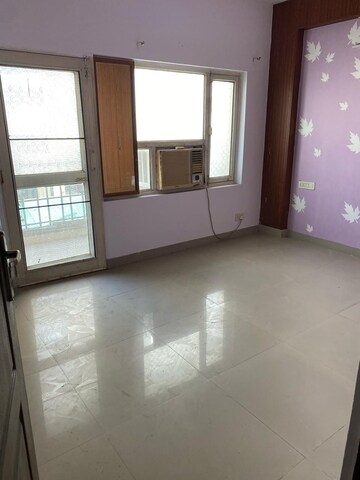 Room in 3 BHK Apartment at Sushma Urban Views, Ghazipur – for Rent