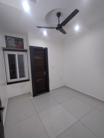 Master Bedroom in 2 BHK Builder Floor at Dwarka Mor – for Rent
