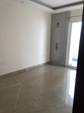 Room in 4 BHK Builder Floor at Aradhya Homes, Sector 67a – for Rent