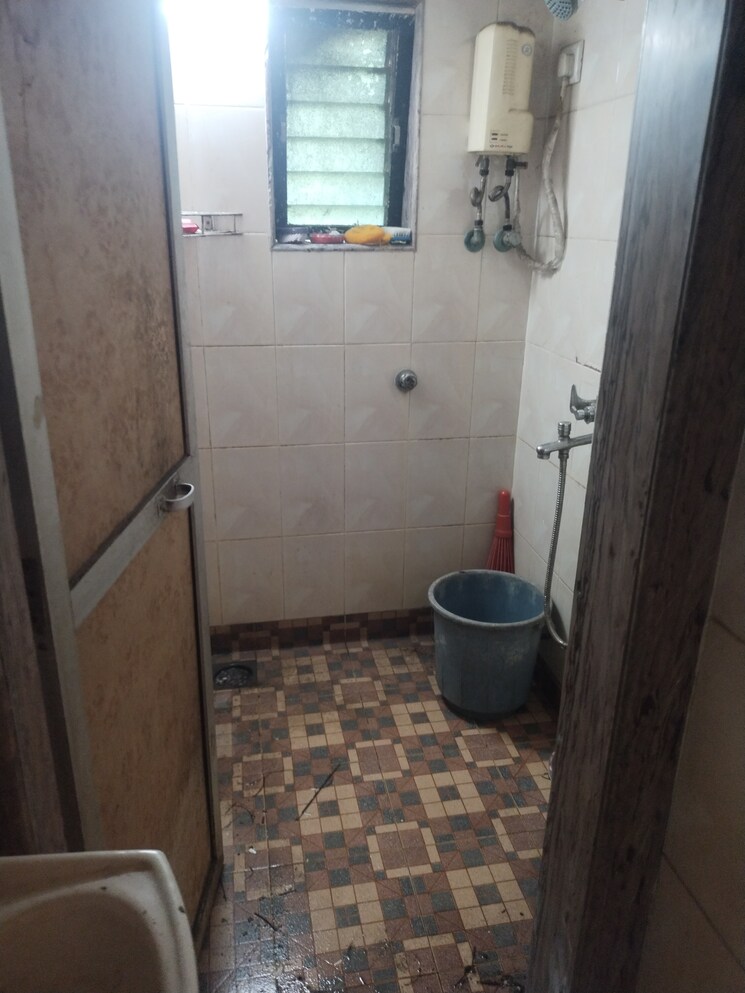 Bathroom, shiv-srushti-apartments 1 Bedroom 500 Sq.Ft. Apartment In Kurla East Mumbai 8185275