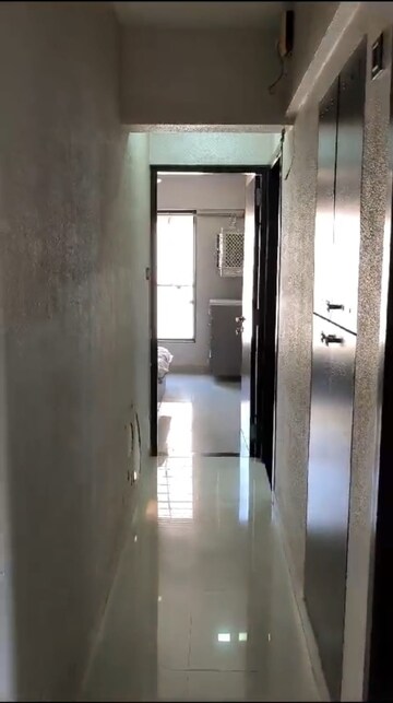 Bedroom in 3 BHK Apartment at Andheri West – for Rent