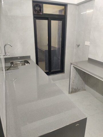 Room in 2 BHK Apartment at Diamond Park, Santacruz East – for Rent