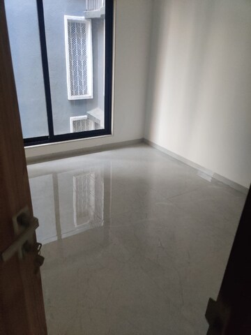 Room in 2 BHK Apartment at Diamond Park, Santacruz East – for Rent