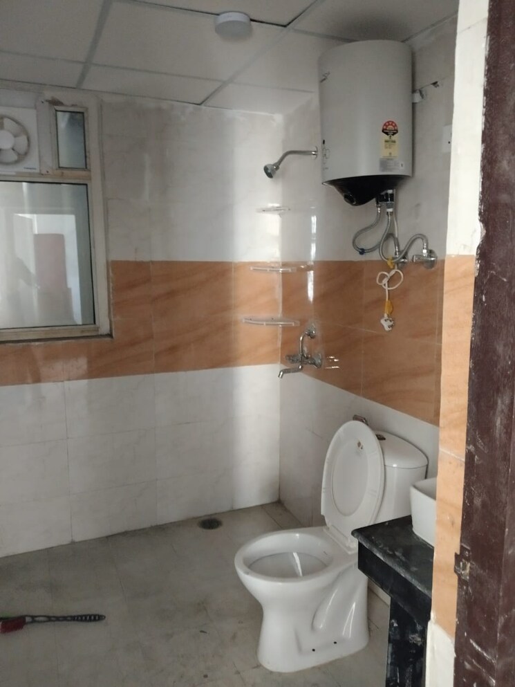 Bathroom, panchsheel-pratistha 3 Bedroom 945 Sq.Ft. Apartment In Sector 75 Noida 8185323