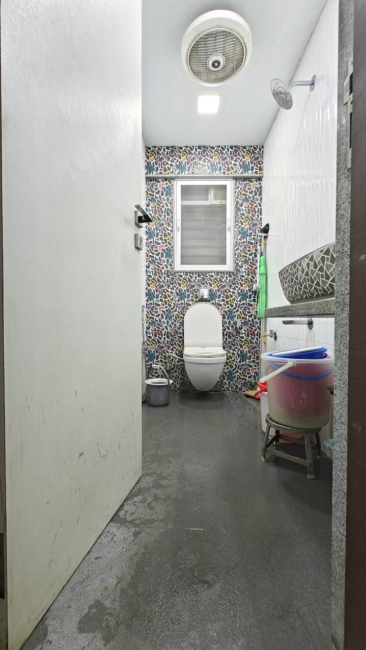 Bathroom, shree-rameshwar-tower 3.5 Bedroom 1250 Sq.Ft. Apartment In Borivali West Mumbai 8185328