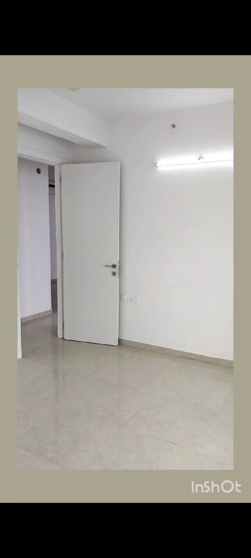 Room in 2 BHK Apartment at Runwal Bliss, Kanjurmarg East – for Rent