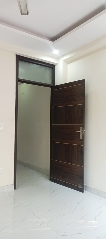 Room in 2 BHK Builder Floor at Panchsheel Vihar – for Rent