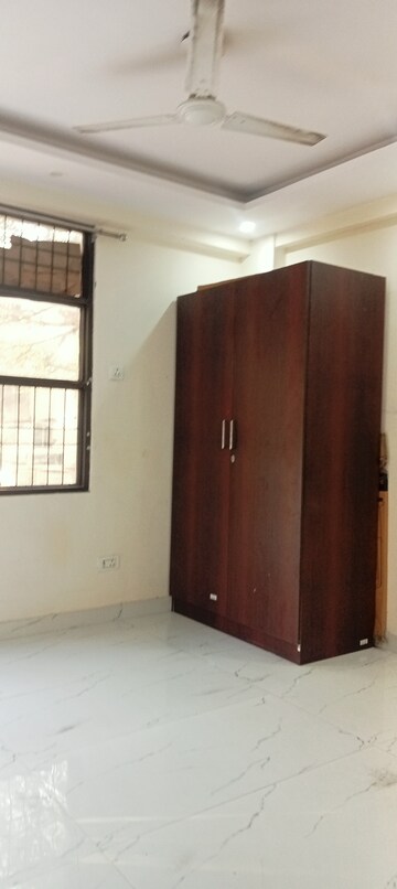 Room in 2 BHK Builder Floor at Panchsheel Vihar – for Rent