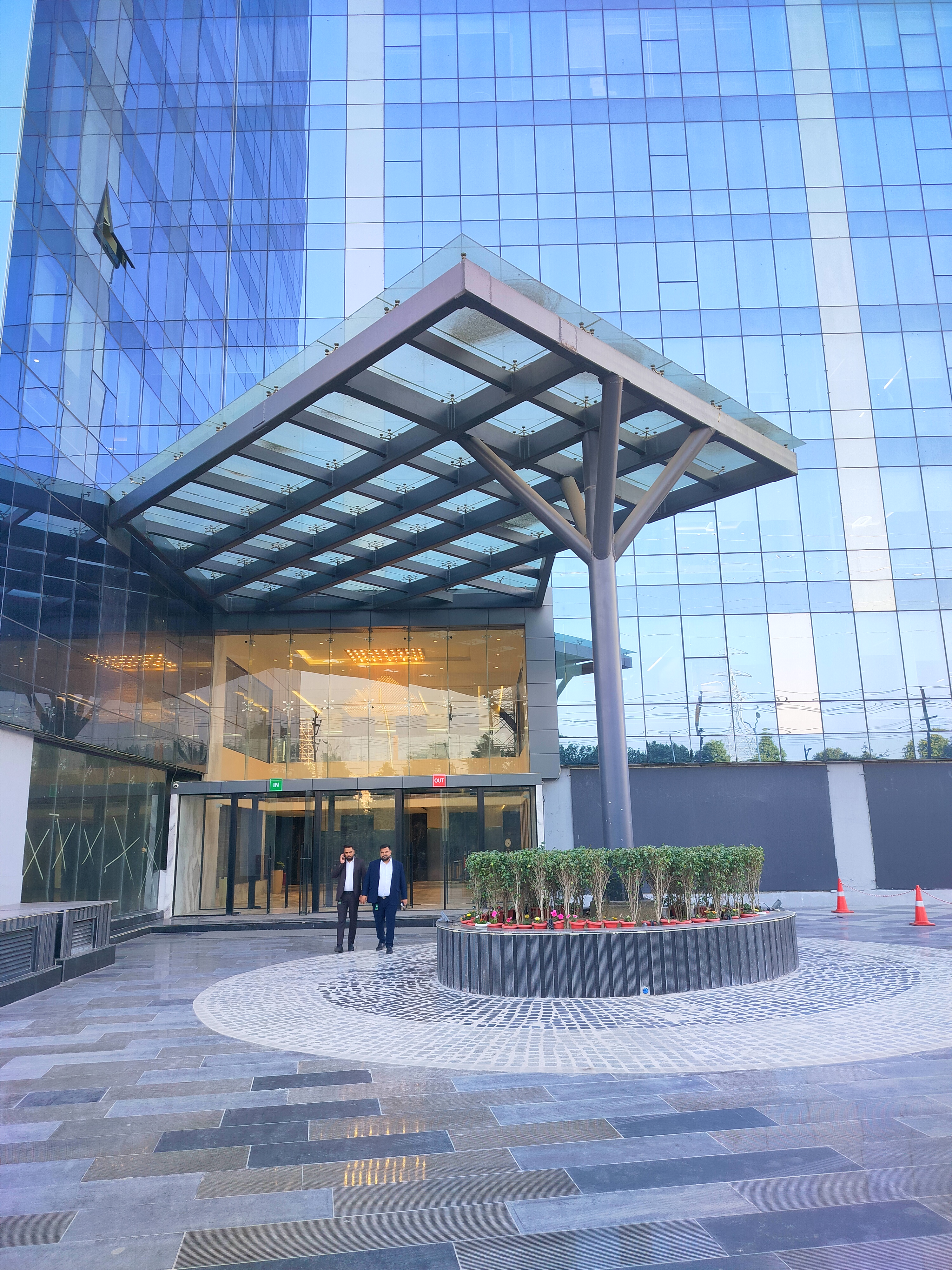 4 BHK + Pooja Room,Study Room,Extra Room 4250 Sq.Ft. Apartment in Noida World One