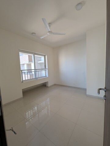 Room in 2 BHK Apartment at Marathon Nexzone, New Panvel – for Rent