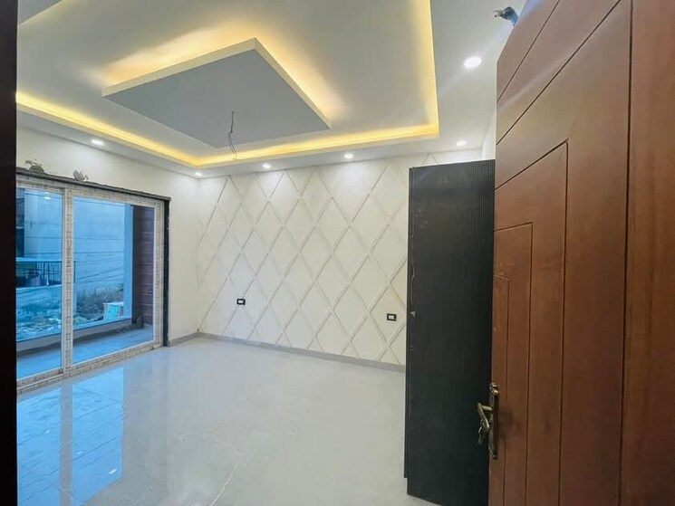 Kitchen, srishti-greenfield-homes 4 Bedroom 2400 Sq.Ft. Builder Floor In Green Fields Colony Faridabad 8185372