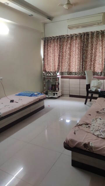 Master Bedroom in 2 BHK Apartment at Kumar Parisar, Kothrud – for Rent