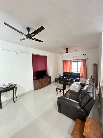 Master Bedroom in 2 BHK Apartment at Woodland Avenue, Kothrud – for Rent
