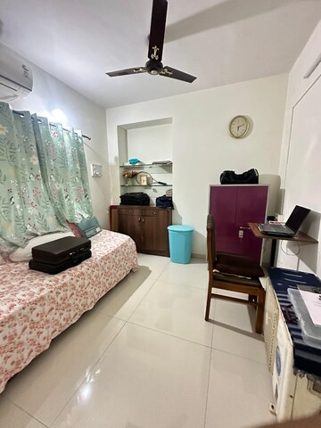 Master Bedroom in 2 BHK Apartment at Woodland Avenue, Kothrud – for Rent