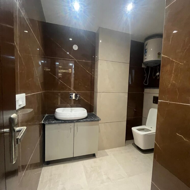 Bathroom, chattarpur 4 Bedroom 2200 Sq.Ft. Builder Floor In Chattarpur Delhi 8185462