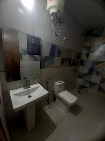 Master Bedroom in Studio Builder Floor at DLF Star Tower, Sector 30 – for Rent