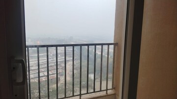 Room in 3 BHK Apartment at Tata Eureka Park, Sector 150 – for Rent