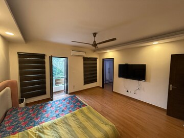 Bedroom in 3 BHK Builder Floor at Green Park – for Rent