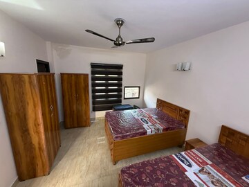 Bedroom in 3 BHK Builder Floor at Green Park – for Rent