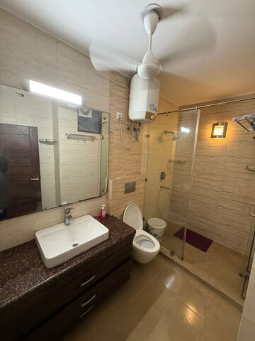 Master Bedroom in 3 BHK Builder Floor at Green Park – for Rent